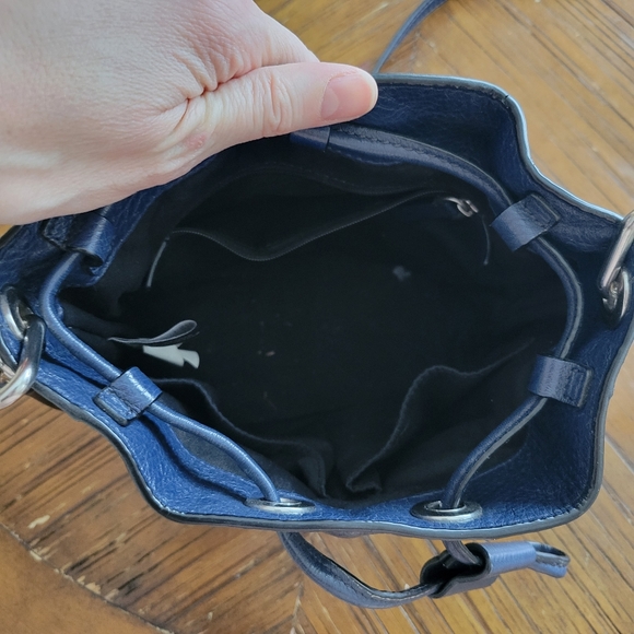 Marc by Marc Jacobs Too Hot to Handle Small Drawstring Leather Crossbody Bag - Picture 7 of 11